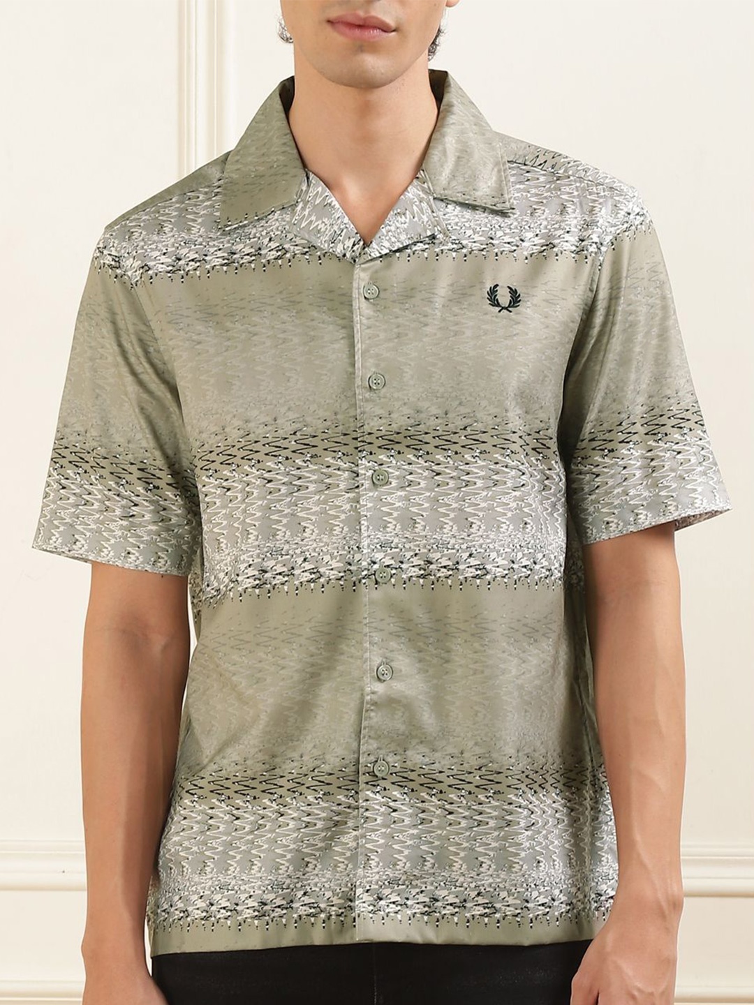 

Fred Perry Men Slim Fit Opaque Printed Casual Shirt, Grey