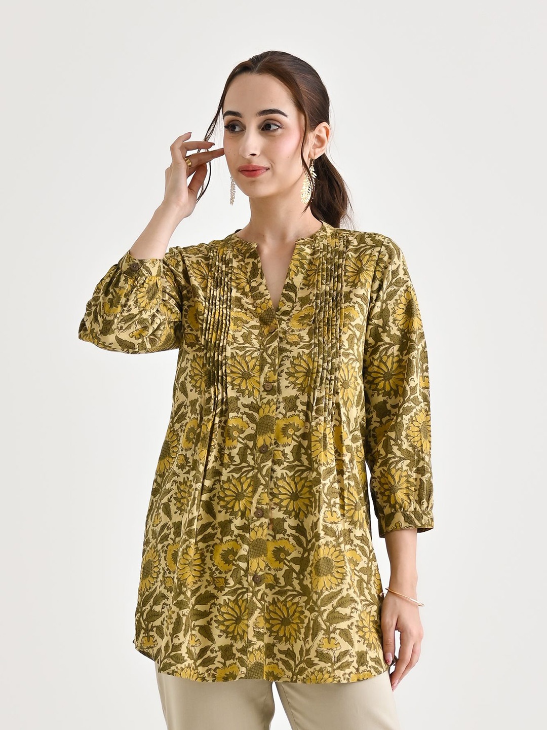 

Rustorange Floral Printed Pure Cotton Kurti, Olive