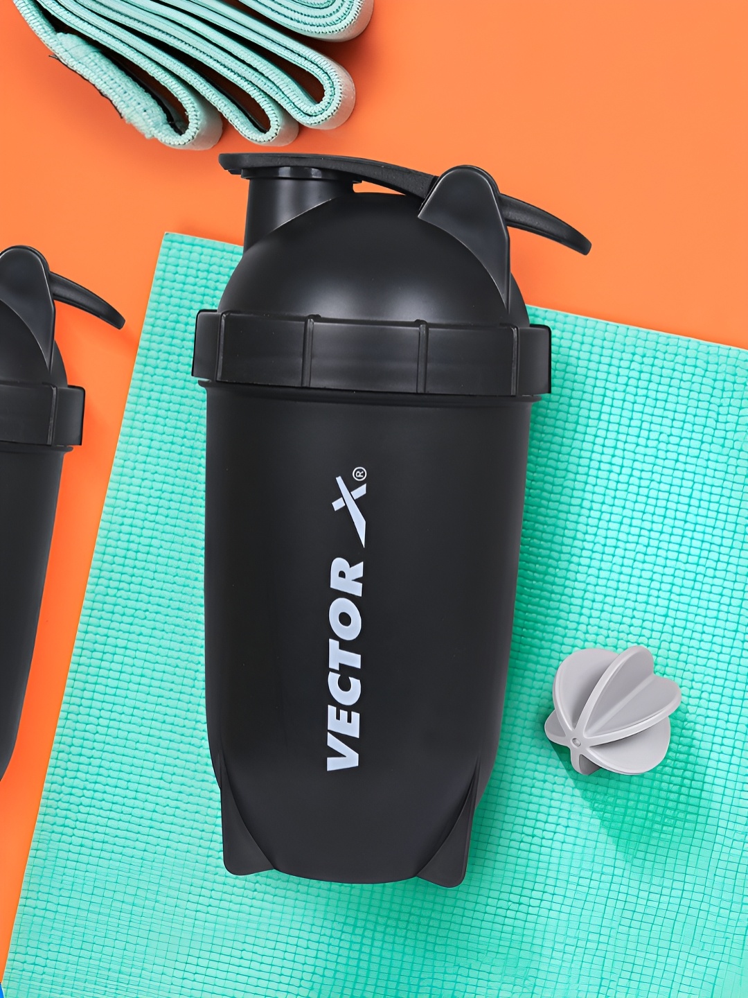 

VECTOR X Black & White Printed BPA Free Shaker Water Bottle 600 ml