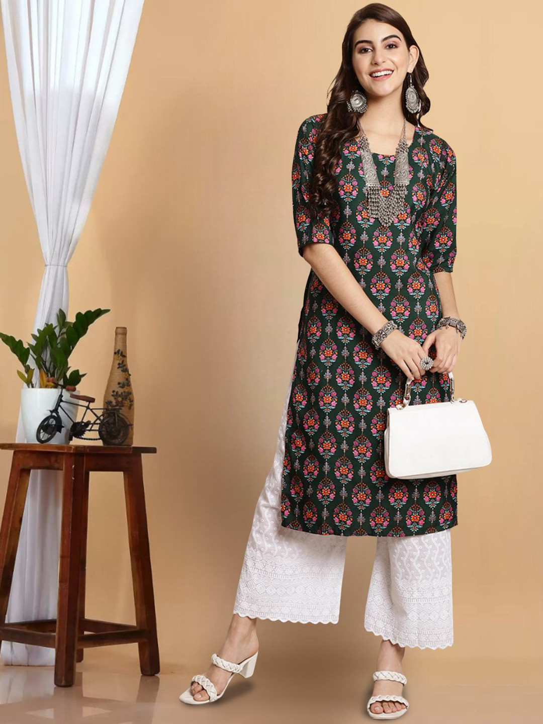 

7Threads Floral Printed Round Neck Crepe Straight Kurta, Green