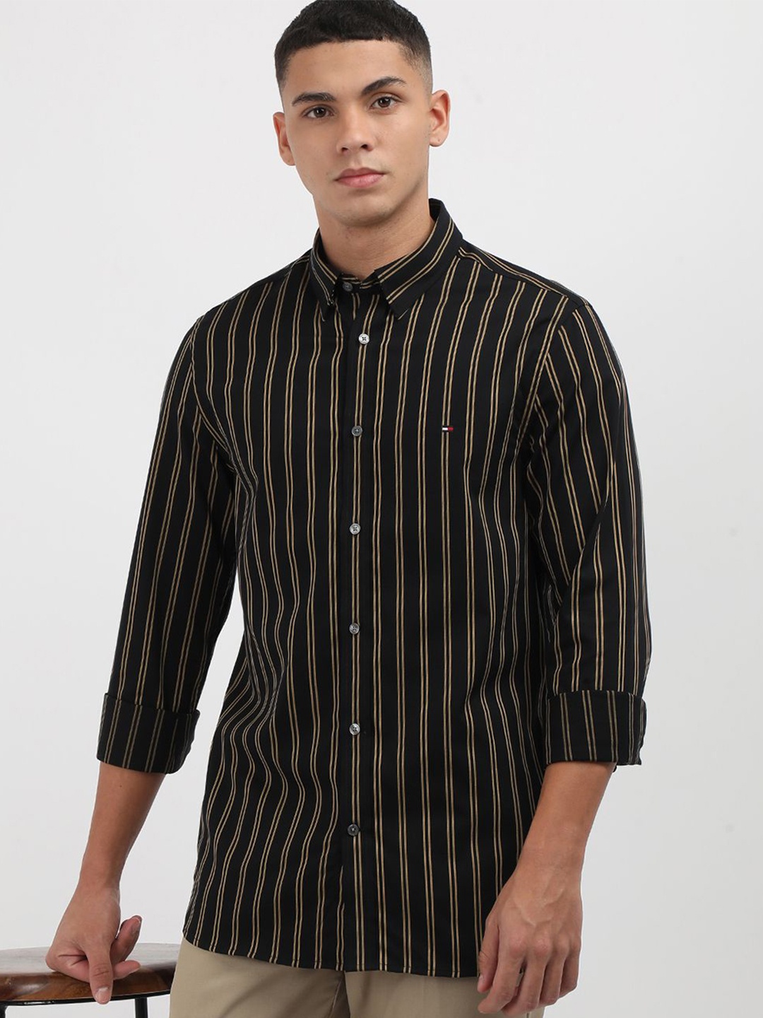 

Tommy Hilfiger Men Slim Fit Opaque Striped Casual Shirt, Black