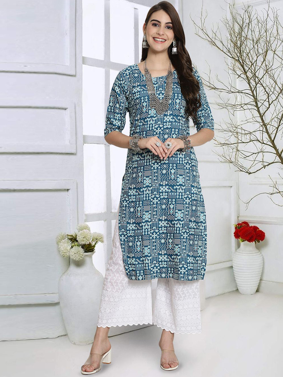 

7Threads Women Geometric Striped Keyhole Neck Sequinned Floral Crepe Kurta, Multi
