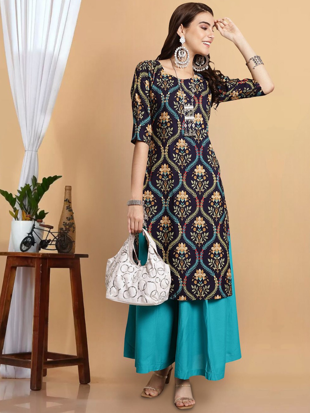 

7Threads Floral Printed Round Neck Straight Kurta, Black