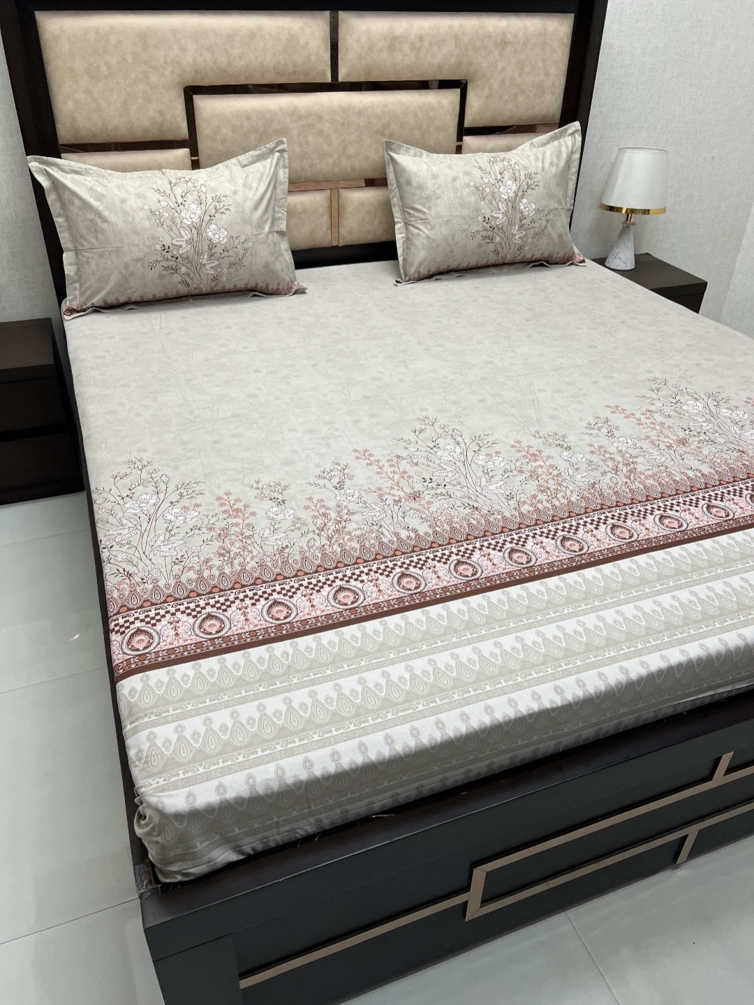

Pure Decor lifestyle Grey & Brown Floral Pure Cotton 330TC King Bedsheet & 2 Pillow Covers