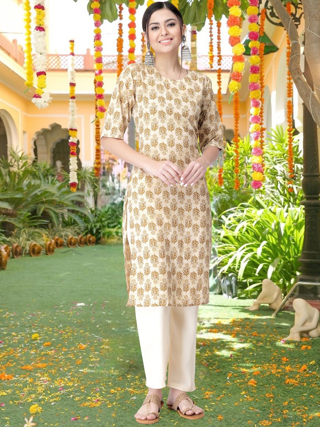 

7Threads Ethnic Motifs Printed Round Neck Crepe Straight Kurta, Cream