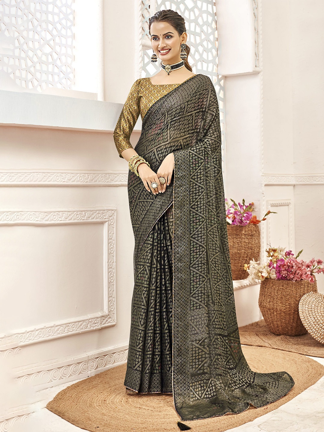 

NIRMAL CREATION Pure Silk Saree Zari Border, Black