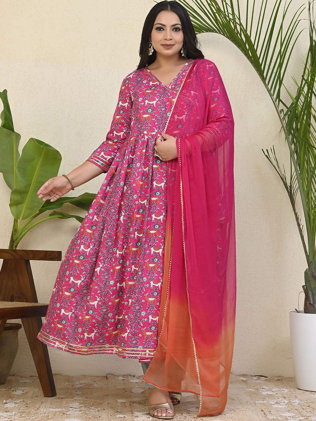 

Aspriya Plus Size Floral Printed Angrakha Pure Cotton Kurta with Trousers & Dupatta, Fuchsia