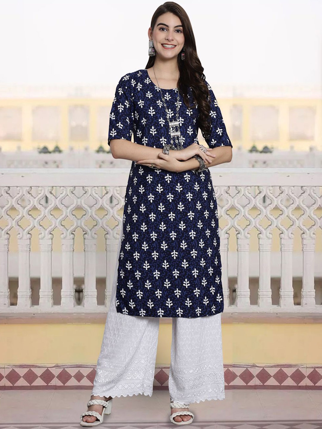 

7Threads Floral Printed Round Neck Straight Kurta, Navy blue