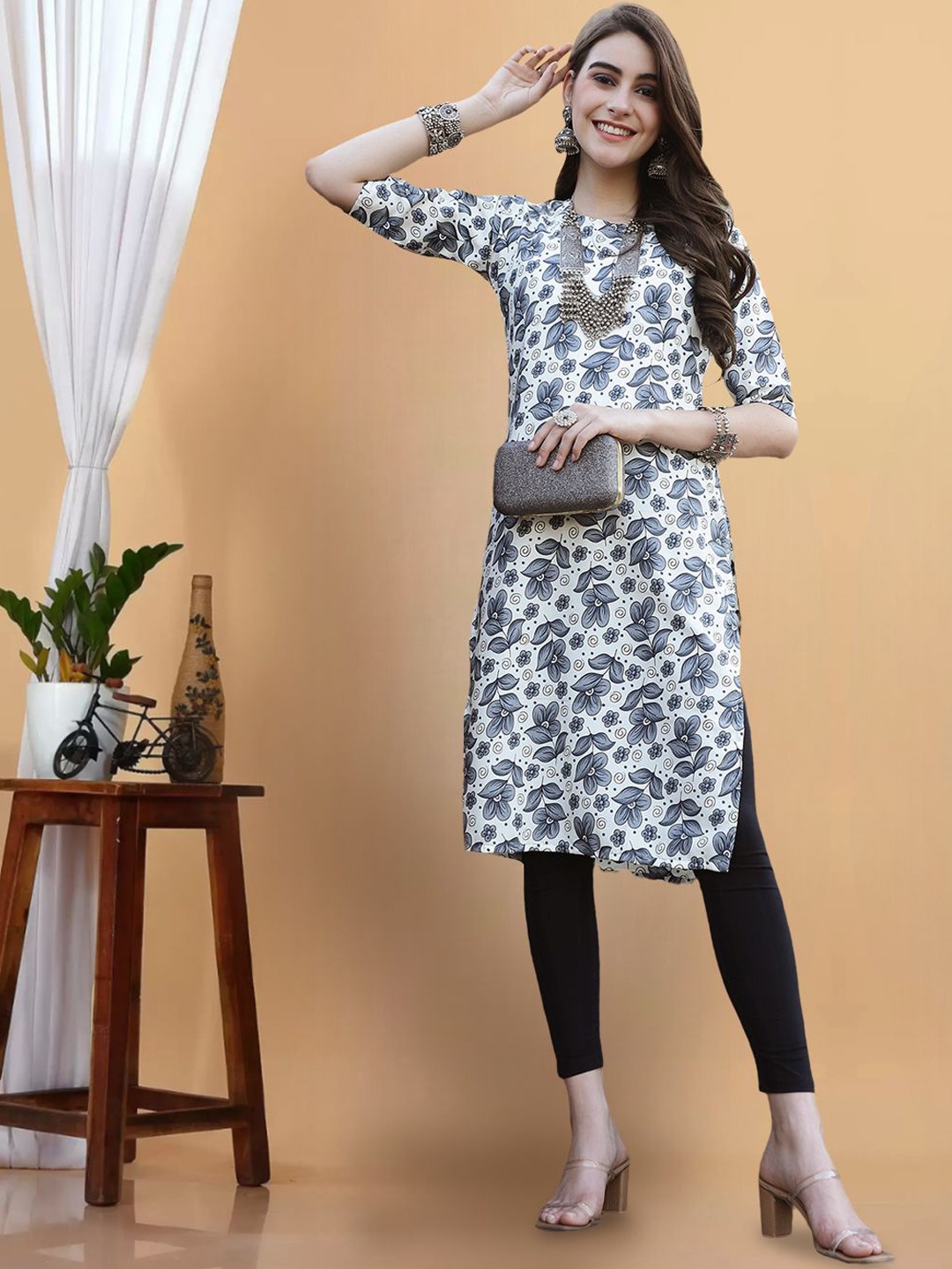 

7Threads Floral Printed Round Neck Crepe Straight Kurta, Blue