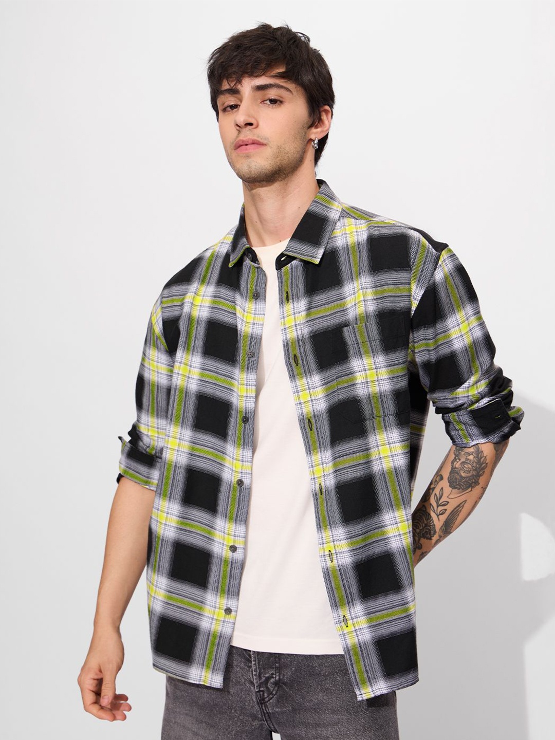 

The Souled Store Men Spread Collar Tartan Checked Cotton Casual Shirt, Black