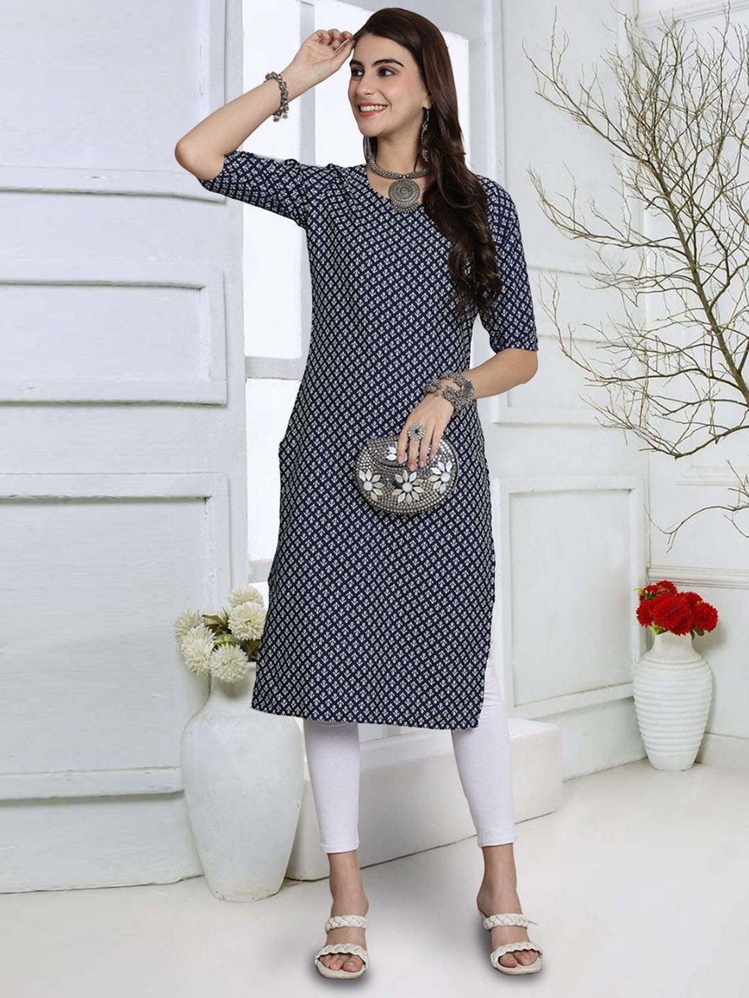 

7Threads Floral Printed Round Neck Straight Kurta, Black