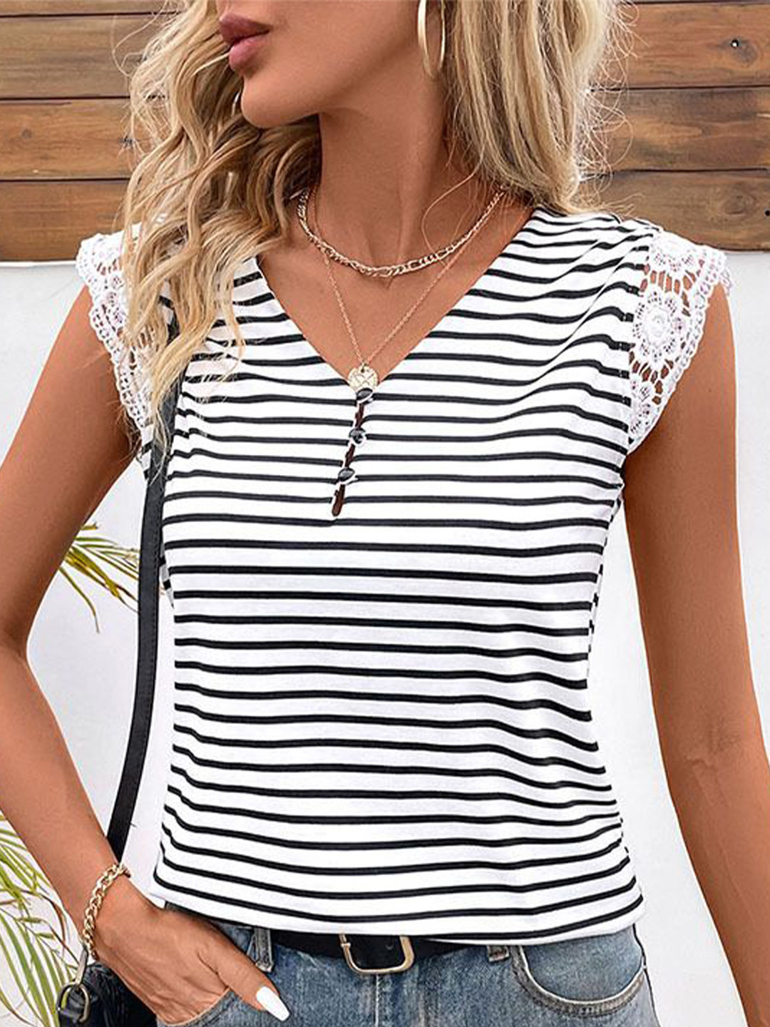 

HERE&NOW Striped Extended Sleeves Top, White