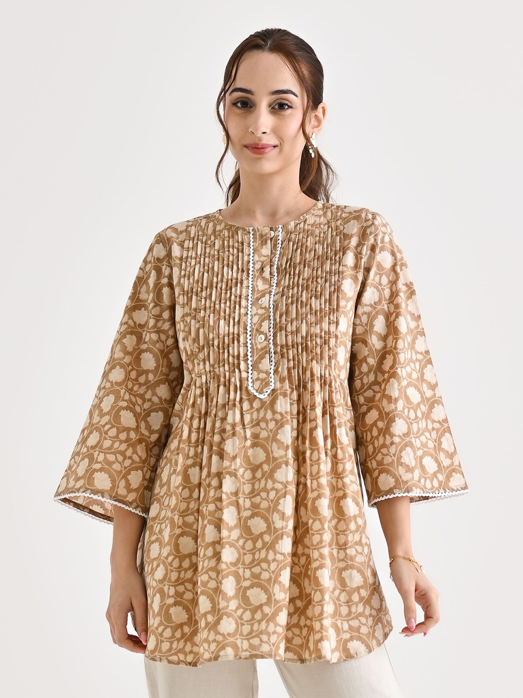 

Rustorange Floral Printed Pure Cotton Kurti, Brown