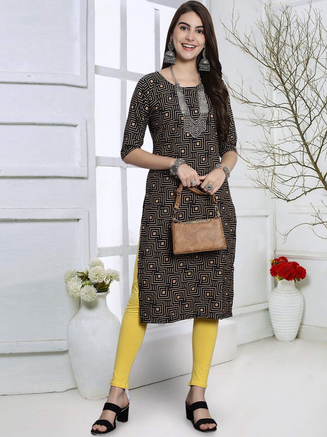 

7Threads Women Geometric Keyhole Neck Sequinned Floral Crepe Kurta, Multi