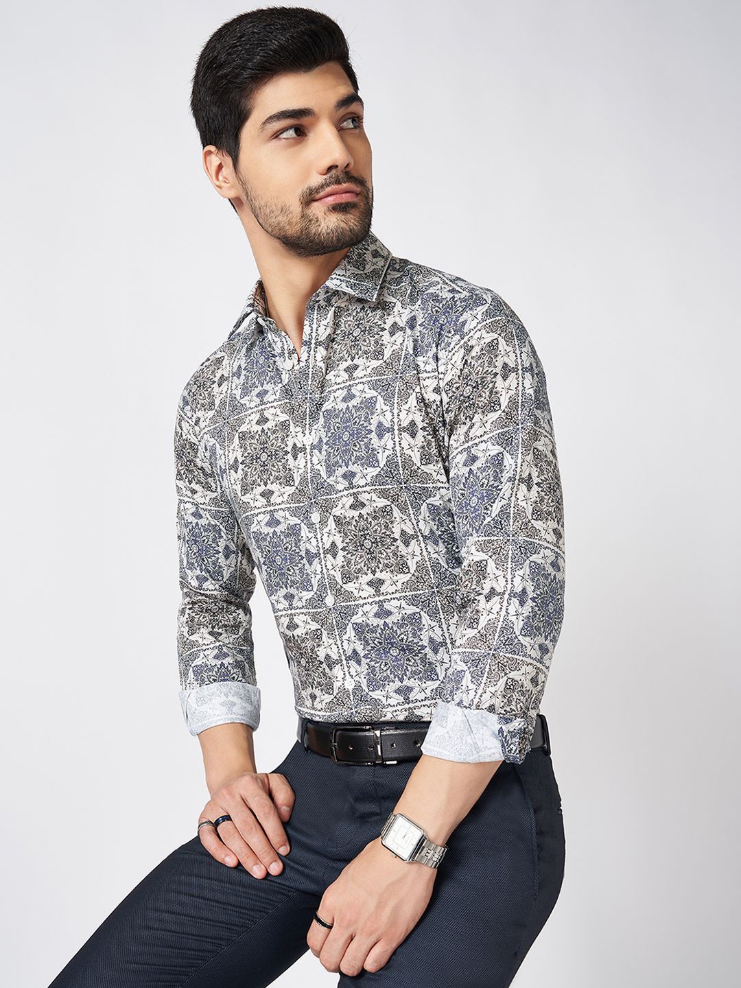 

Peregrine by Pantaloons Men Spread Collar Floral Printed Cotton Slim Fit Party Shirt, Grey