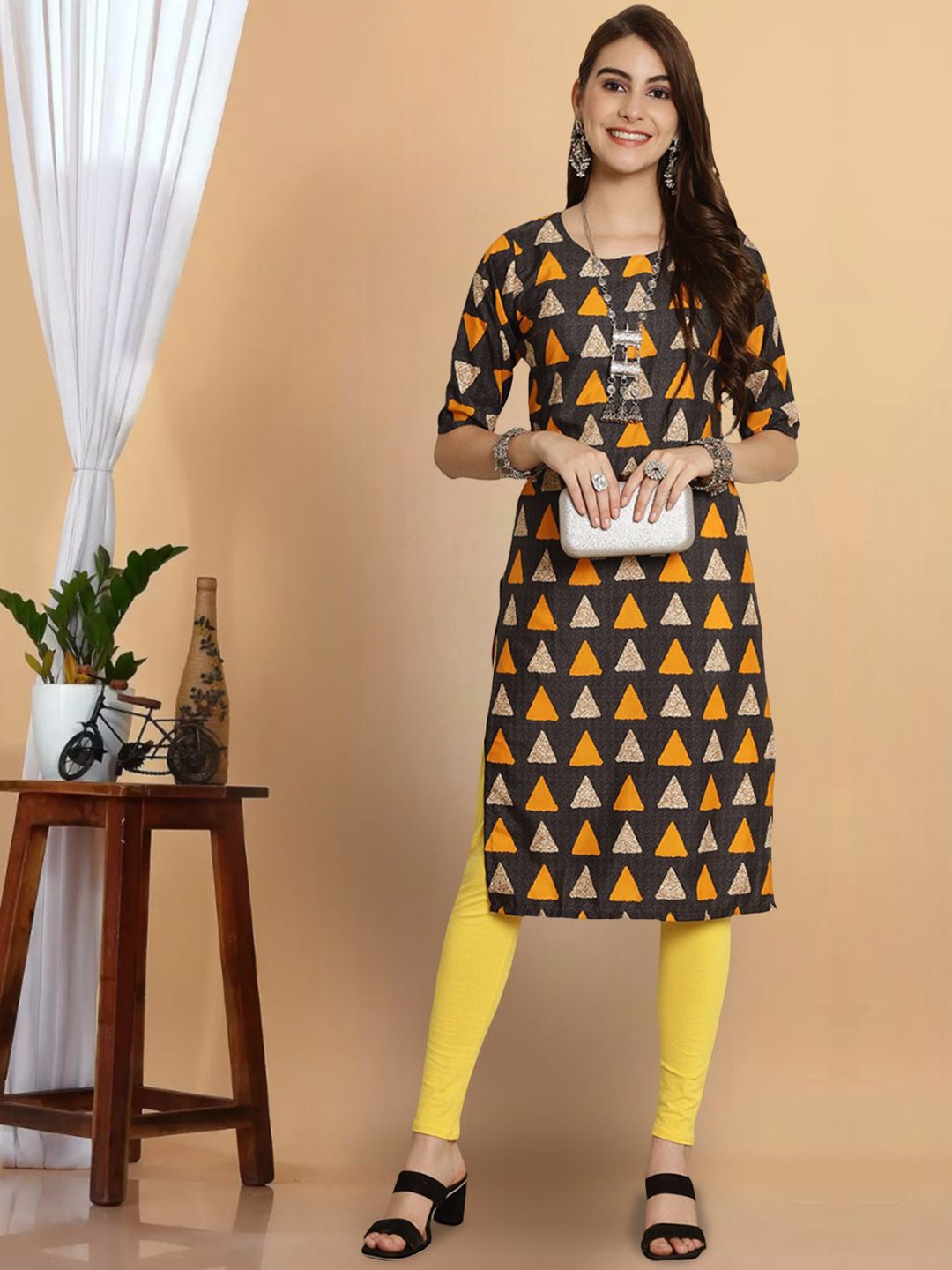 

7Threads Women Ethnic Motifs Printed Flared Sleeves Thread Work Floral Crepe Kurta, Multi