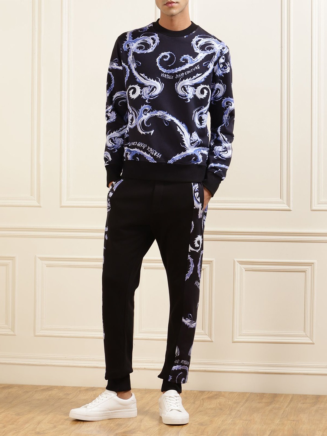 

Versace Jeans Couture Men Printed Sweatshirt, Black