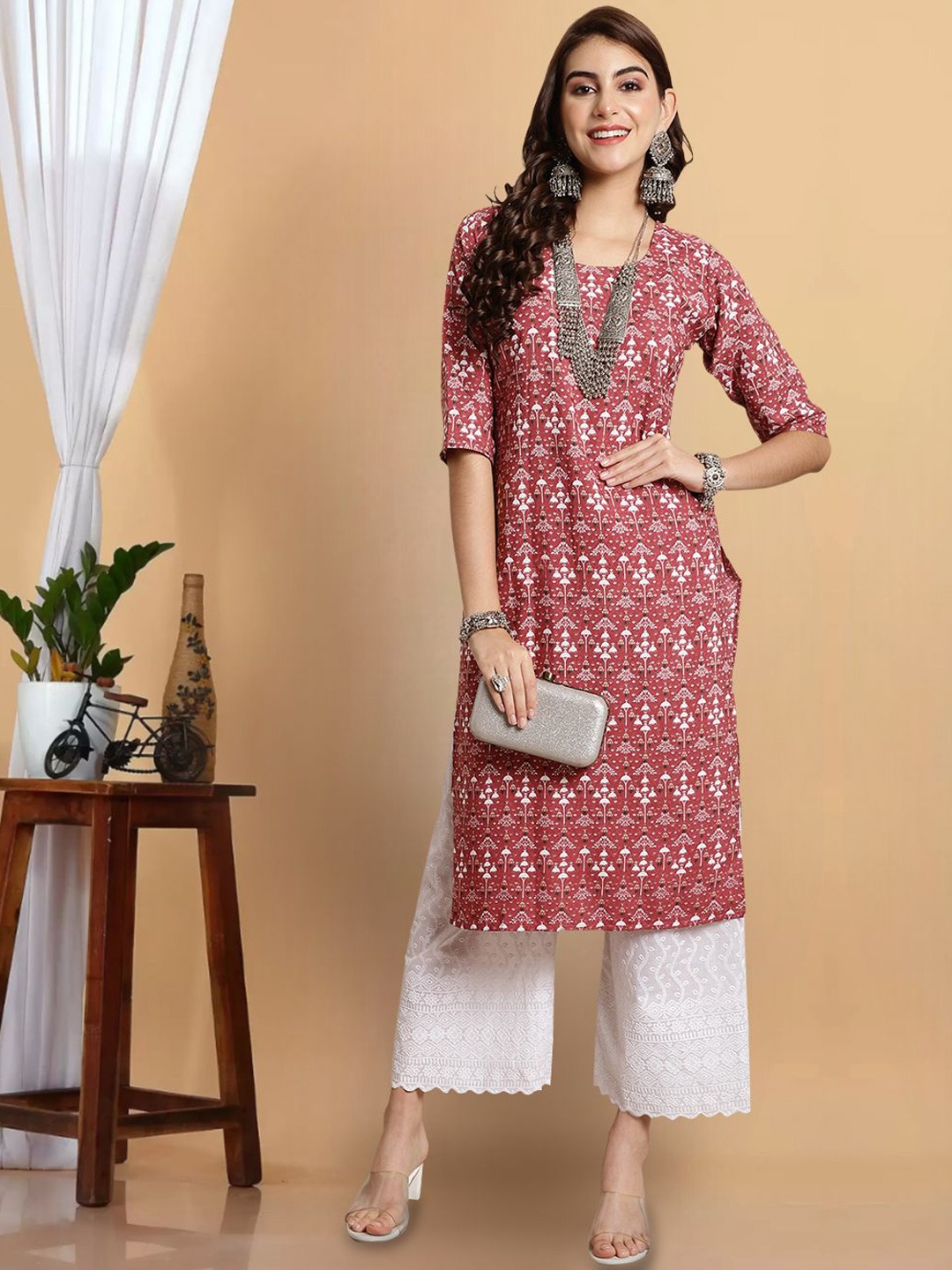 

7Threads Ethnic Motifs Printed Round Neck Crepe Straight Kurta, Red