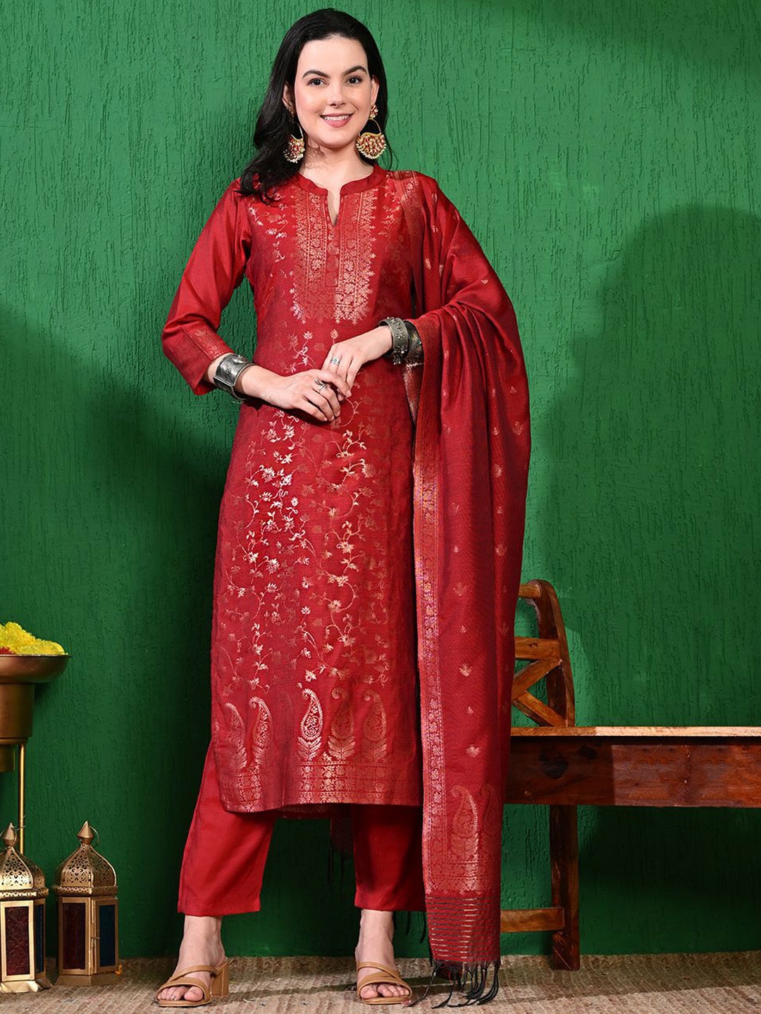 

Sangria Paisley Woven Design Winter Pashmina Zari Kurta With Trousers & Dupatta, Red
