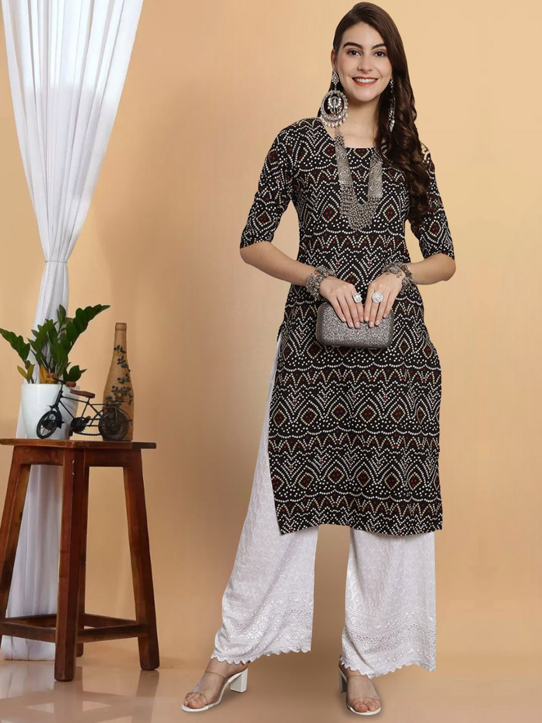 

7Threads Women Printed Cold-Shoulder Sleeves Thread Work Floral Crepe Kurta, Multi