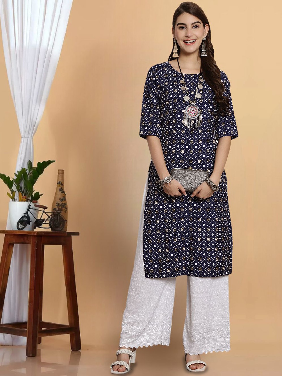 

7Threads Floral Printed Round Neck Straight Kurta, Navy blue