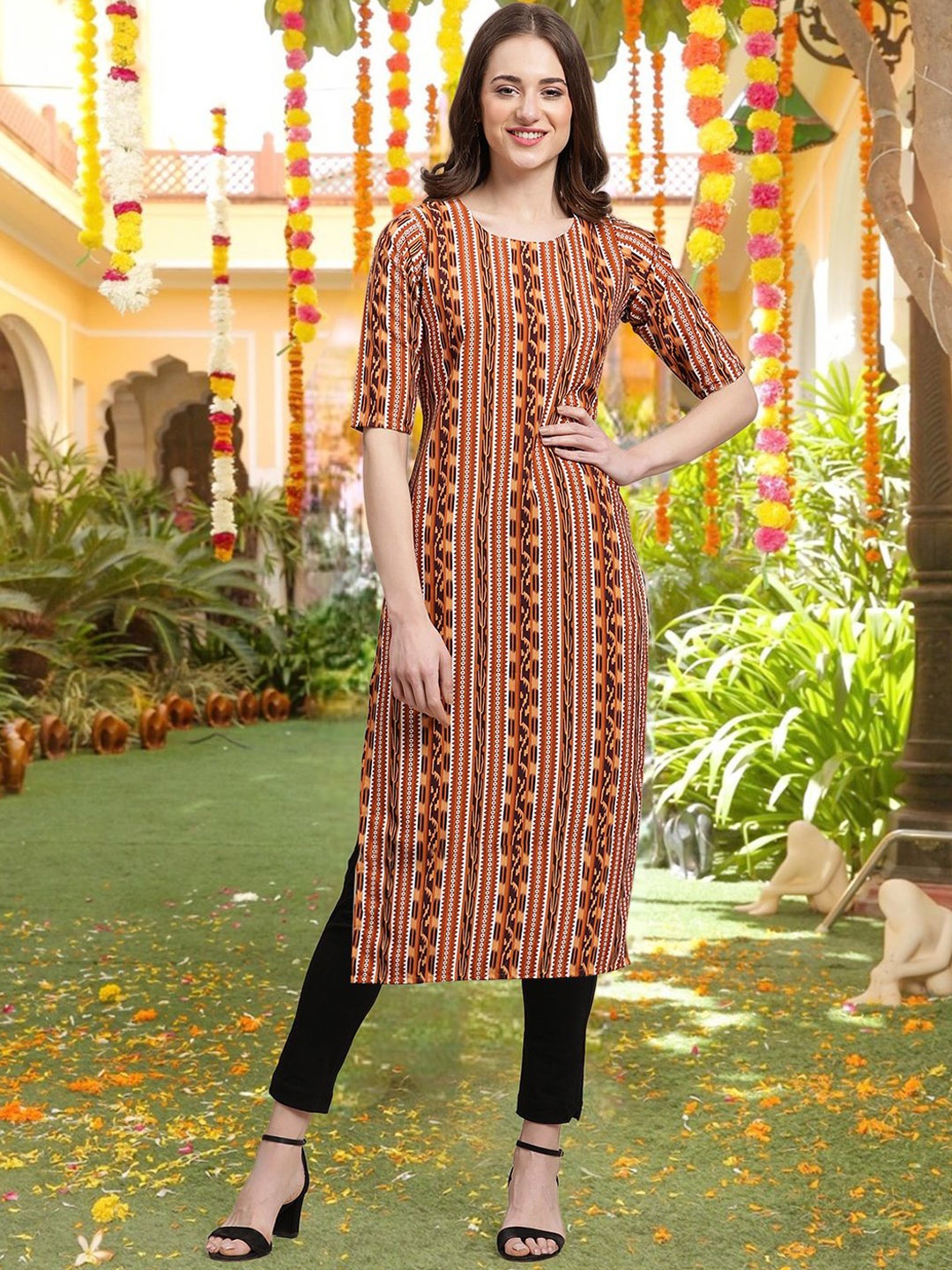 

7Threads Geometric Printed Round Neck Crepe Straight Kurta, Orange