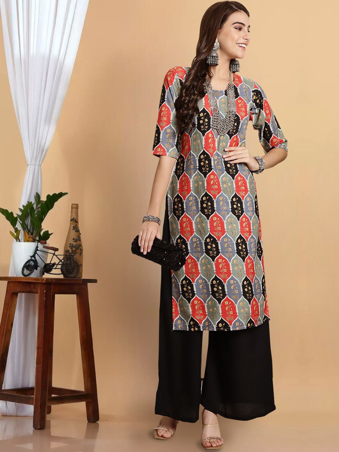 

7Threads Floral Printed Round Neck Straight Kurta, Grey