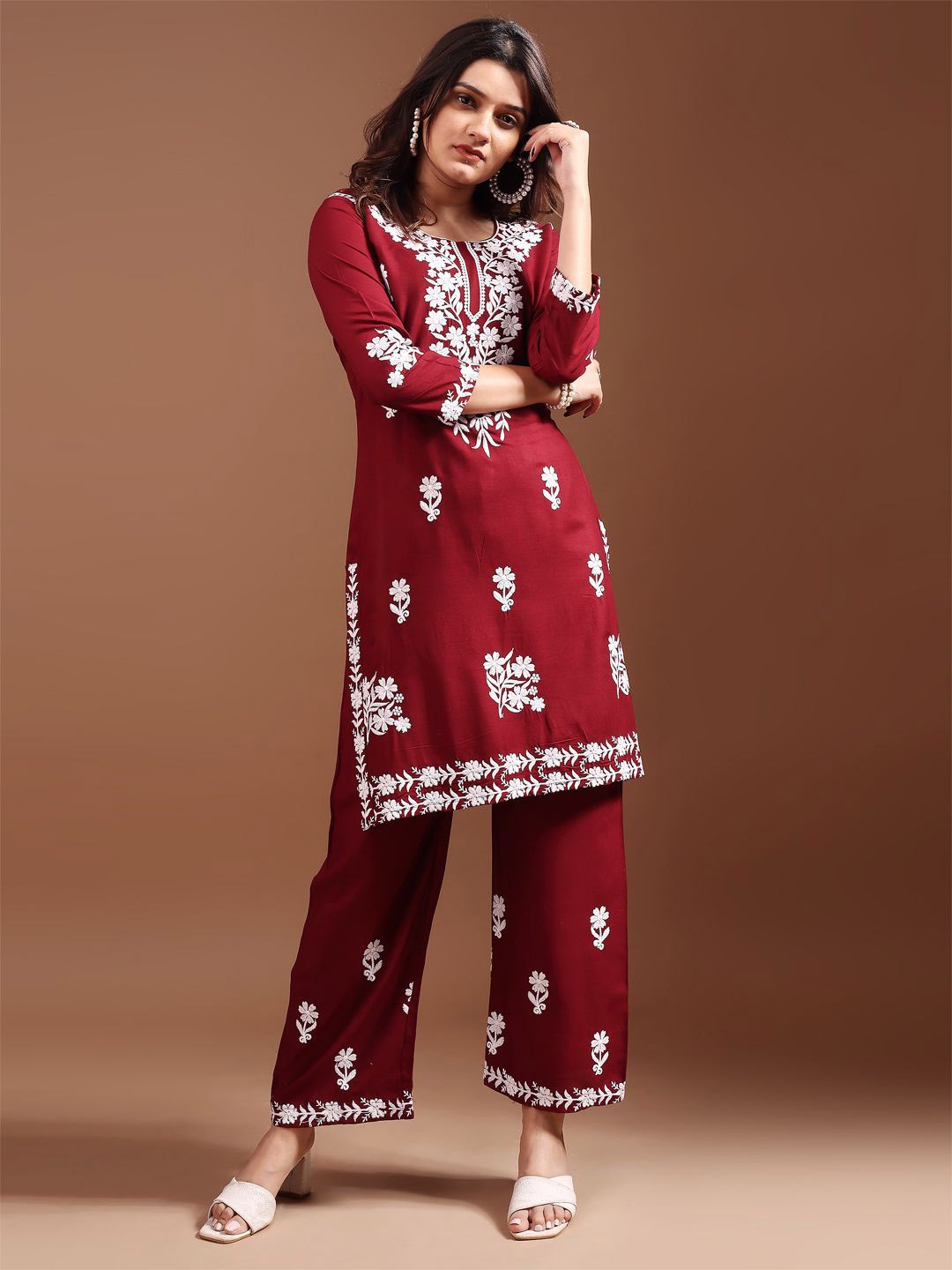 

GORGONE Women Floral Embroidered Regular Thread Work Kurta with Palazzos, Maroon