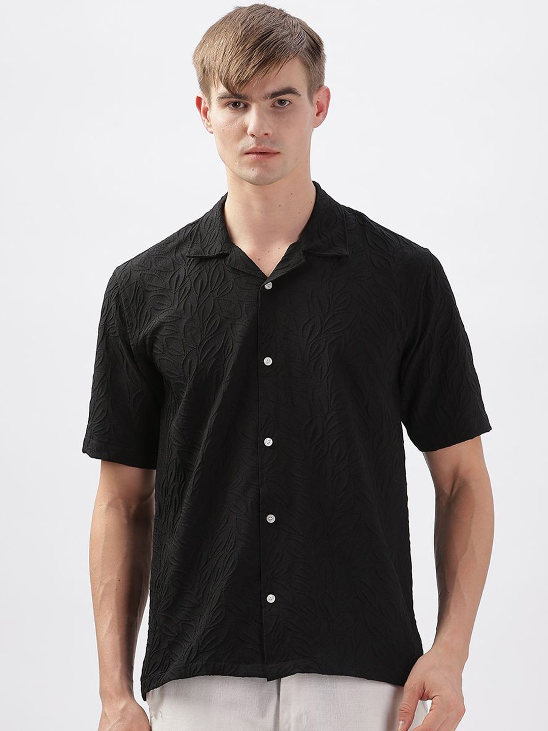 

Vestirio Men Relaxed Opaque Casual Shirt, Black