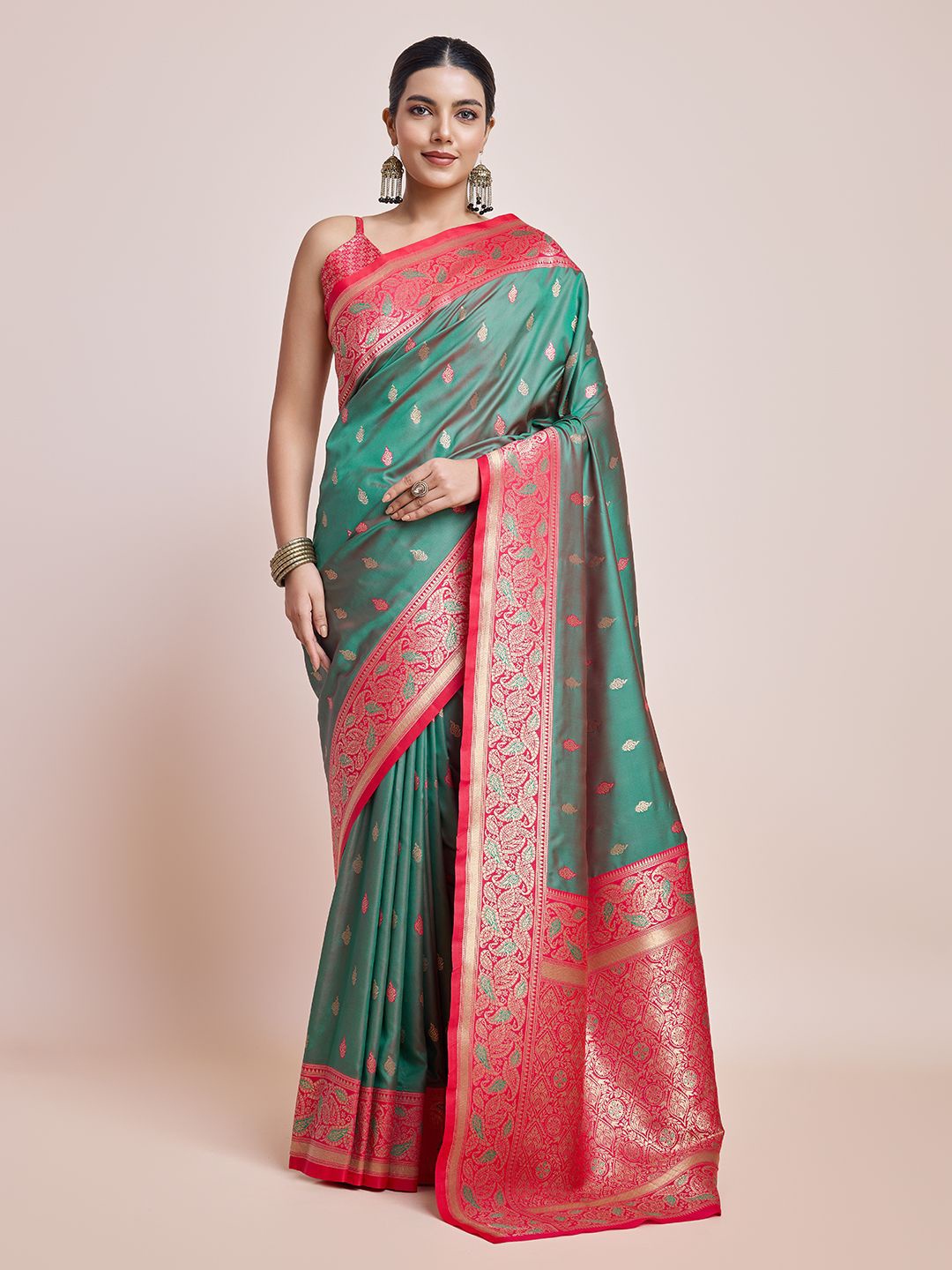 

MONJOLIKA FASHION Ethnic Motifs Zari Banarasi Saree, Green