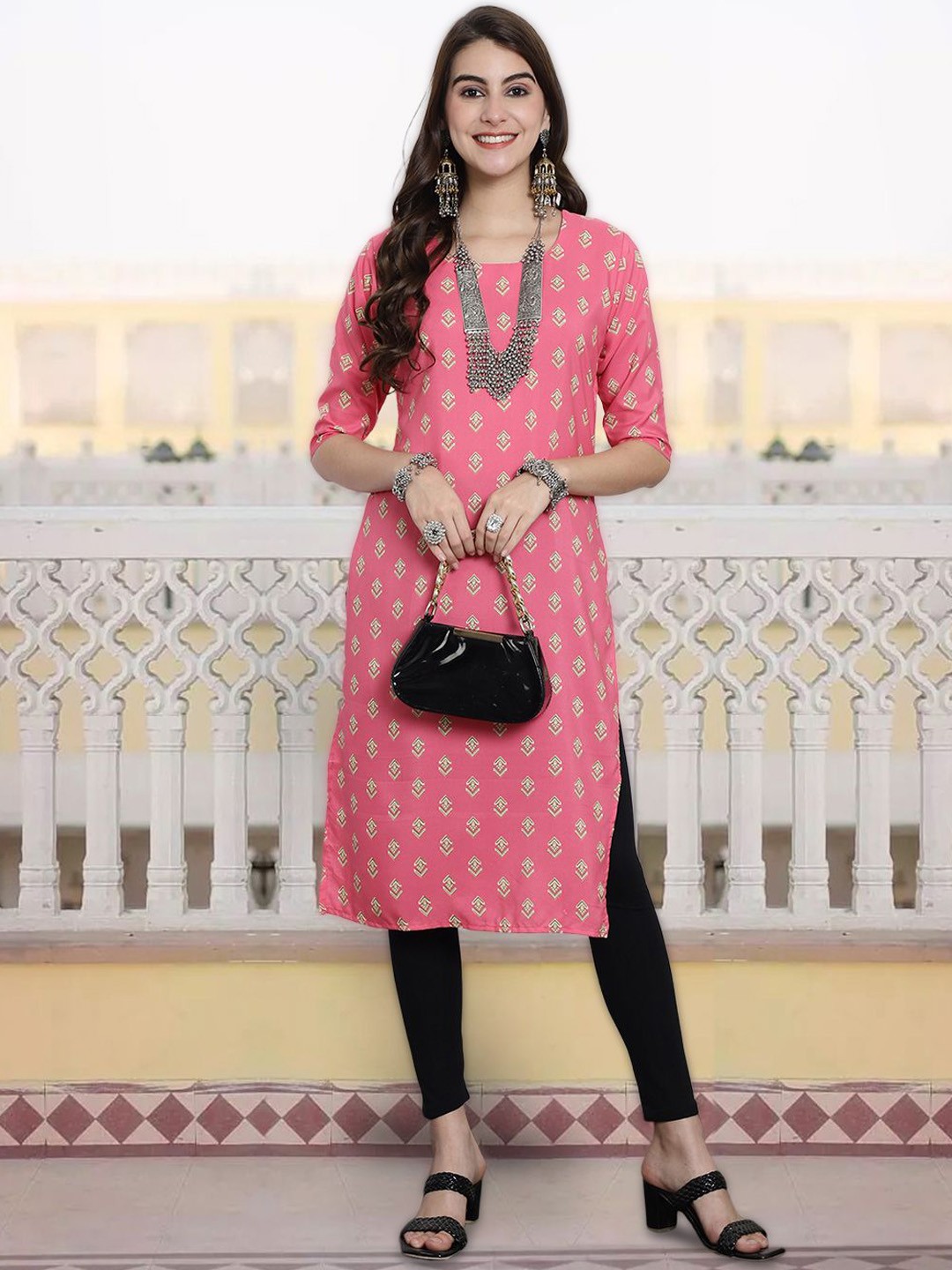 

7Threads Ethnic Motifs Printed Round Neck Straight Kurta, Pink