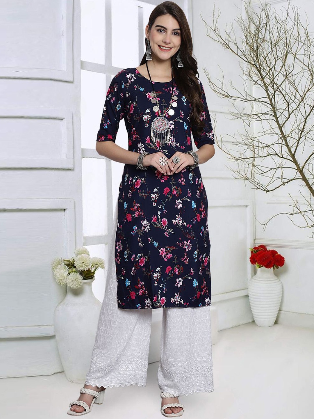 

7Threads Floral Printed Round Neck Straight Kurta, Blue