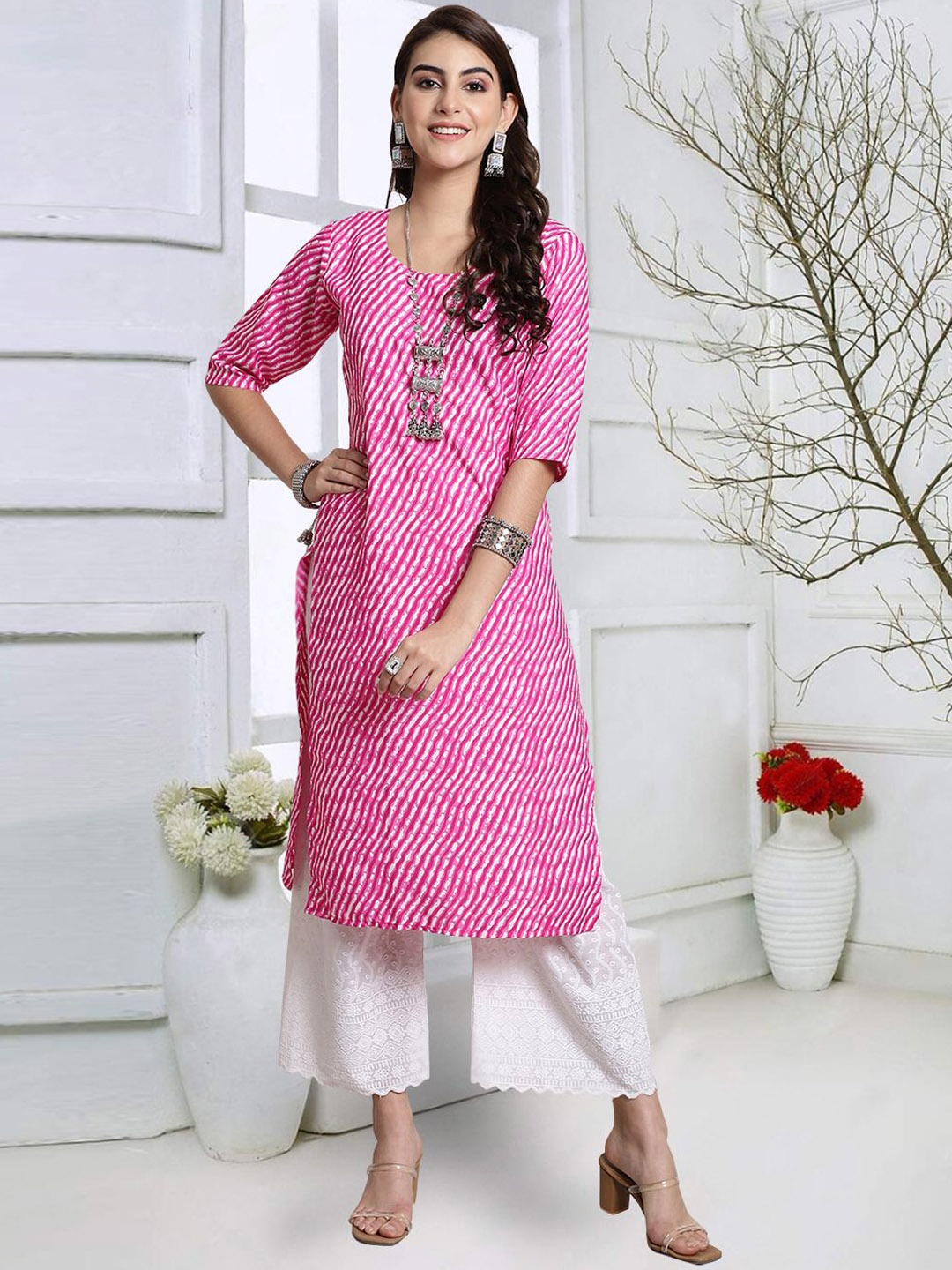 

7Threads Leheriya Printed Round Neck Straight Kurta, Pink