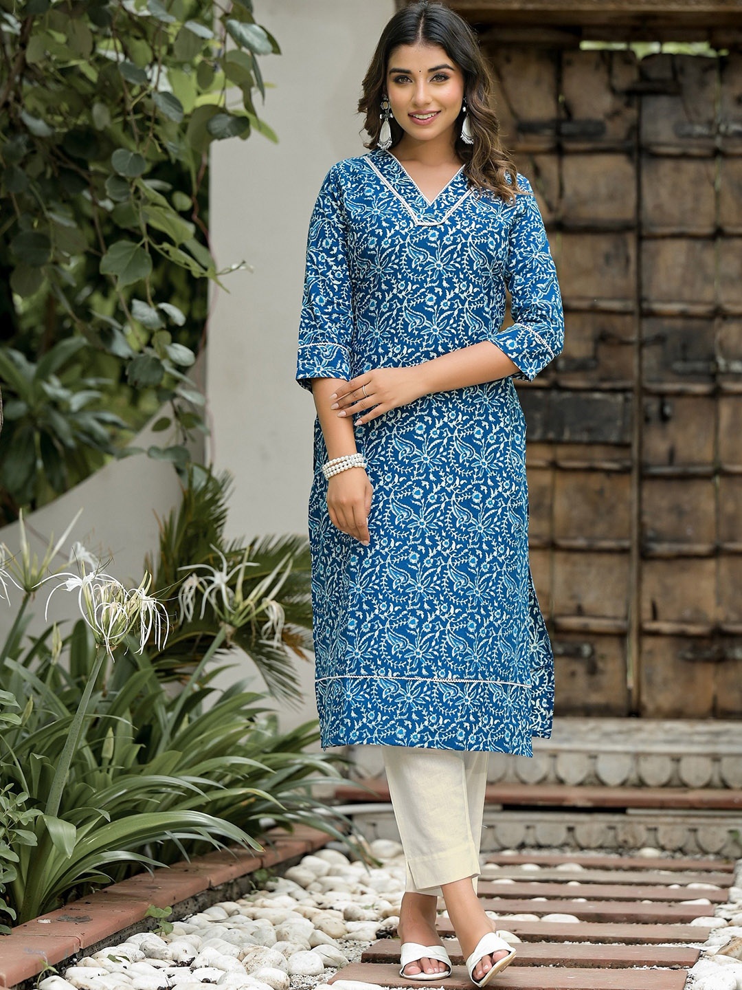 

Label Khoj Ethnic Motifs Printed Pure Cotton Kurta with Trouser, Turquoise blue
