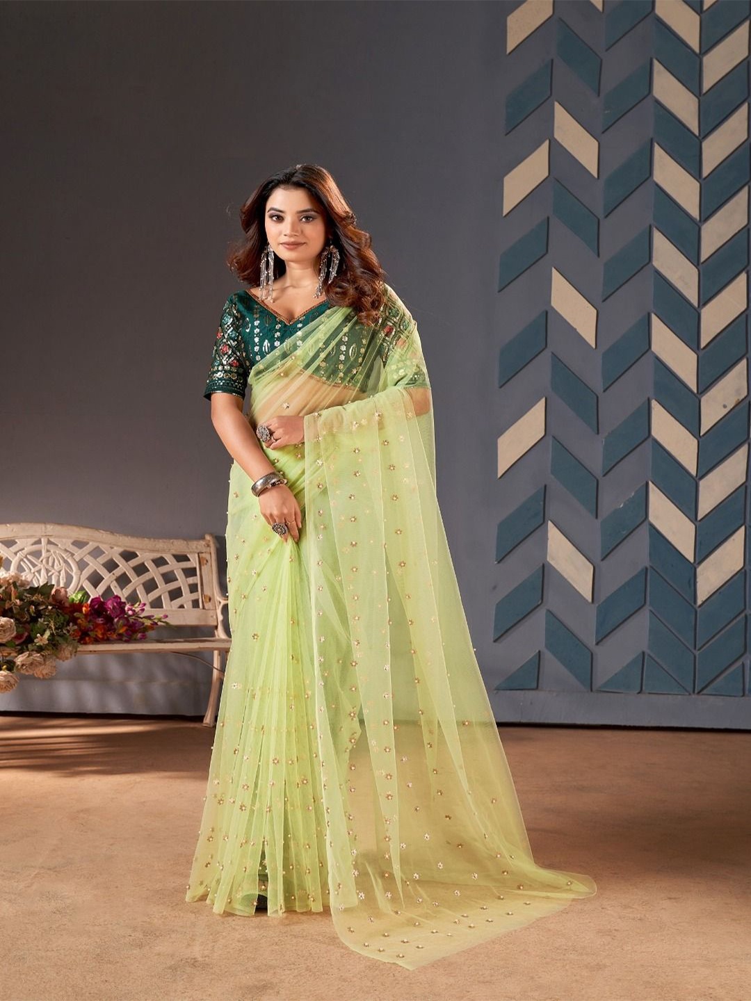 

Sitanjali Embellished Sequinned Net Saree, Green