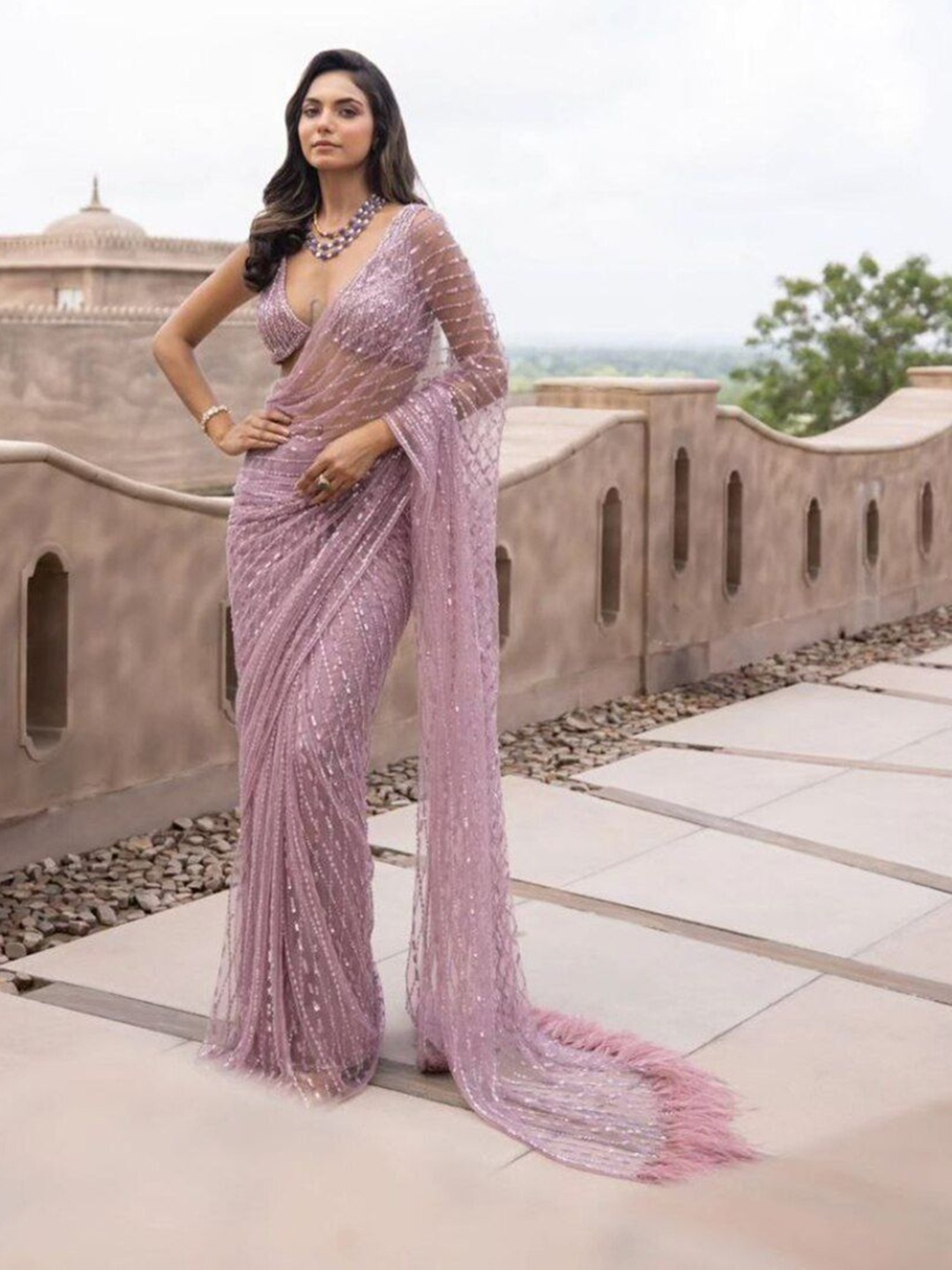 

SANJANA SILK Embellished Sequinned Net Saree, Pink