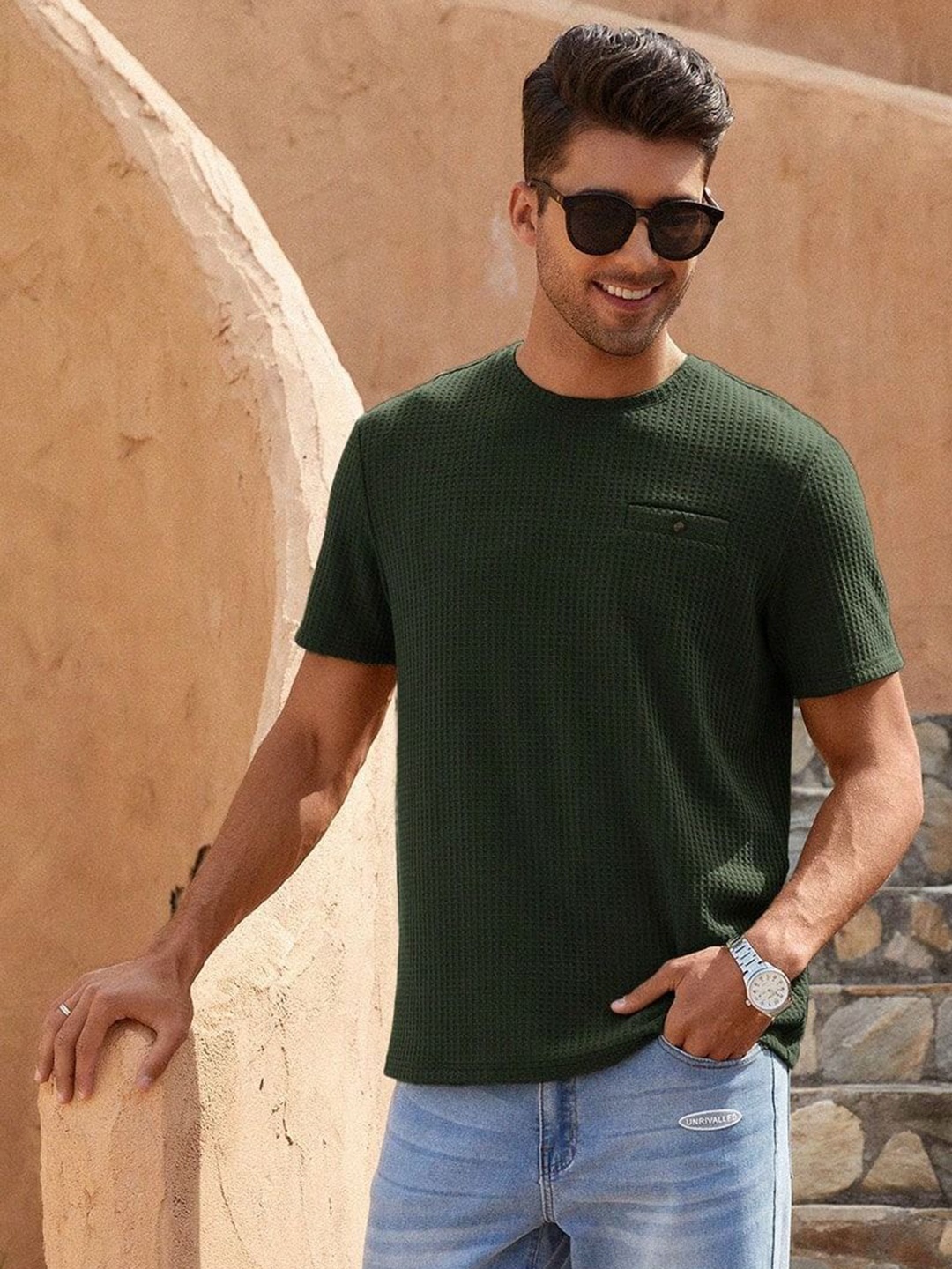 

TAGDO Men Solid Round Neck T-Shirt, Green