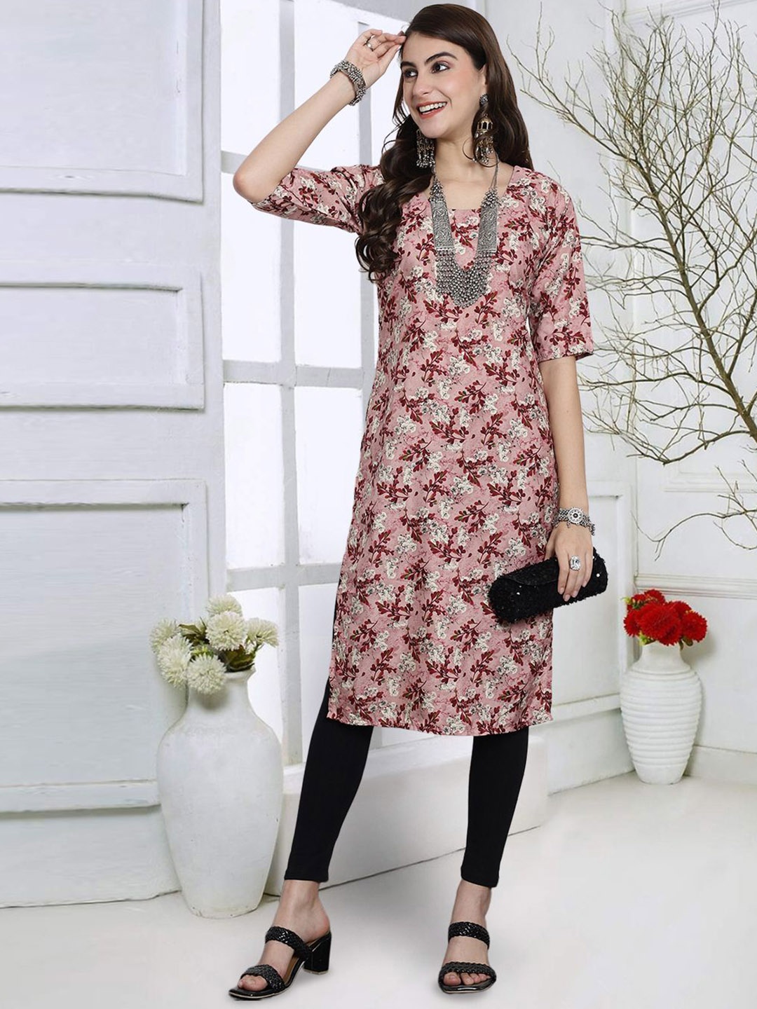 

7Threads Floral Printed Round Neck Straight Kurta, Peach