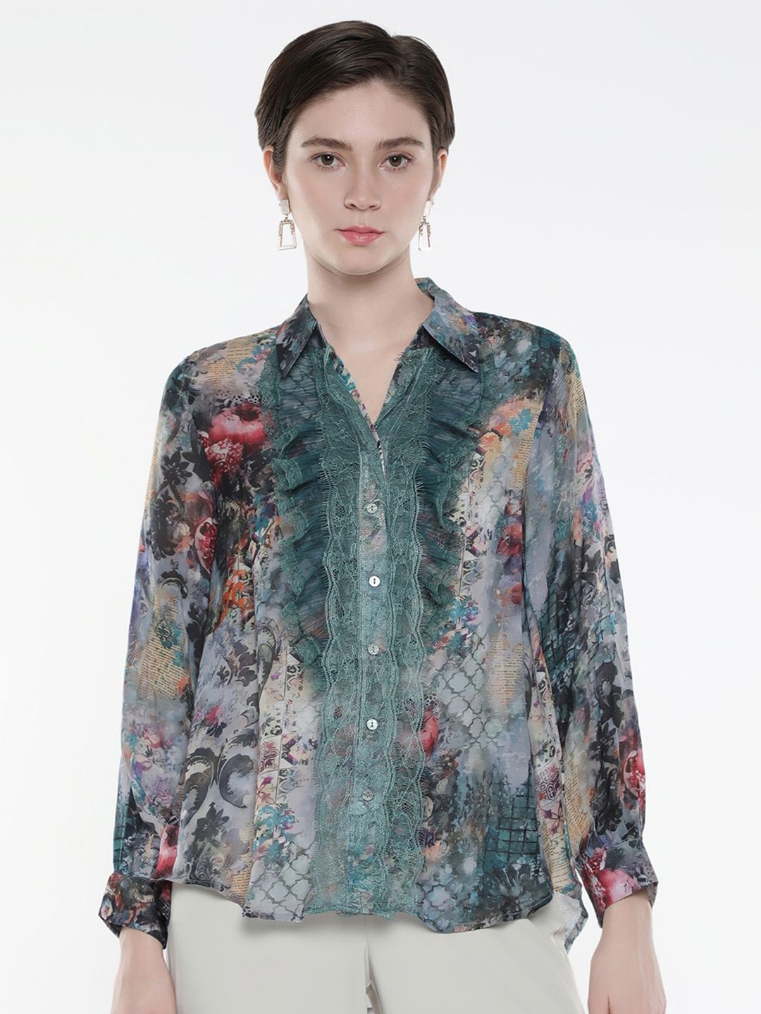 

RAREISM Women Comfort Spread Collar Abstract Printed Casual Shirt, Black
