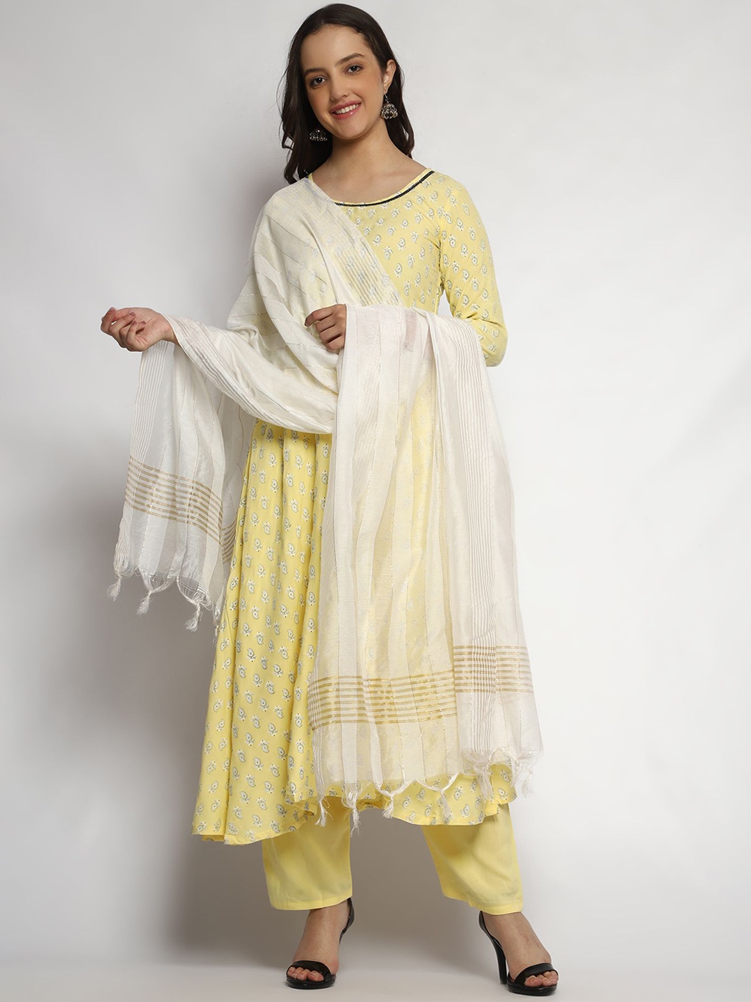 

Bhuja Women Paisley Printed Regular Kurta with Palazzos, Yellow