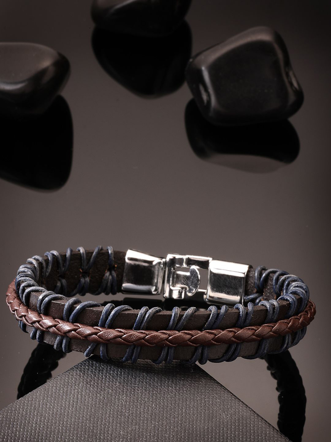 

AQUATAN Men Leather Silver-Plated Armlet Bracelet