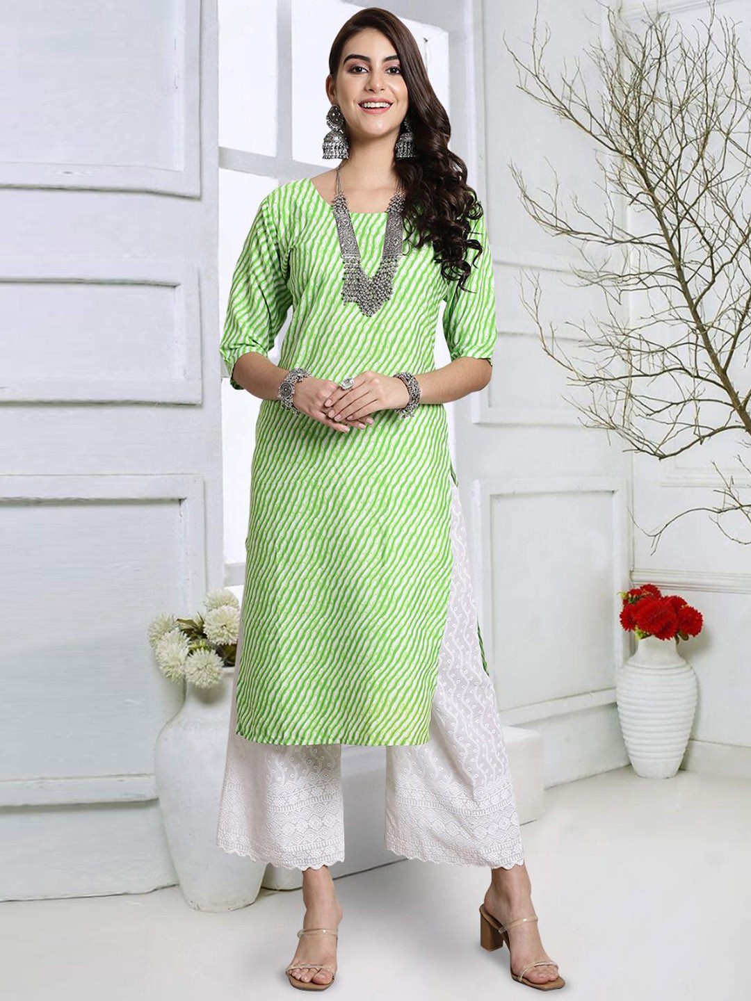 

7Threads Leheriya Printed Round Neck Straight Kurta, Green