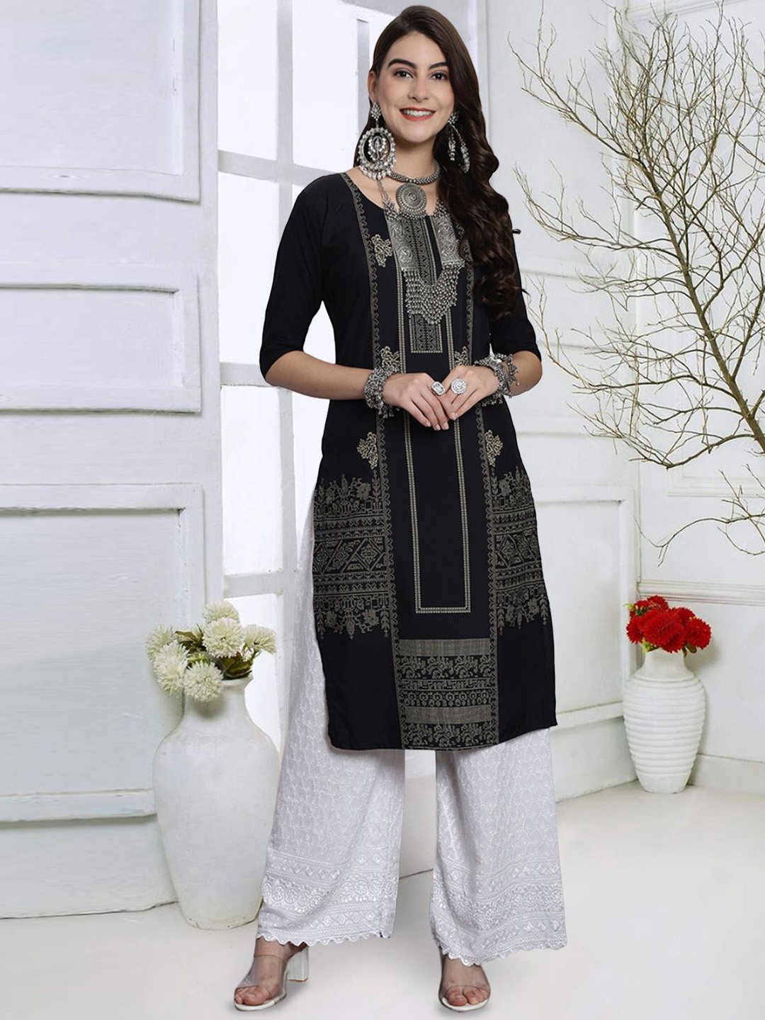 

7Threads Geometric Printed Round Neck Regular Crepe Straight Kurta, Black