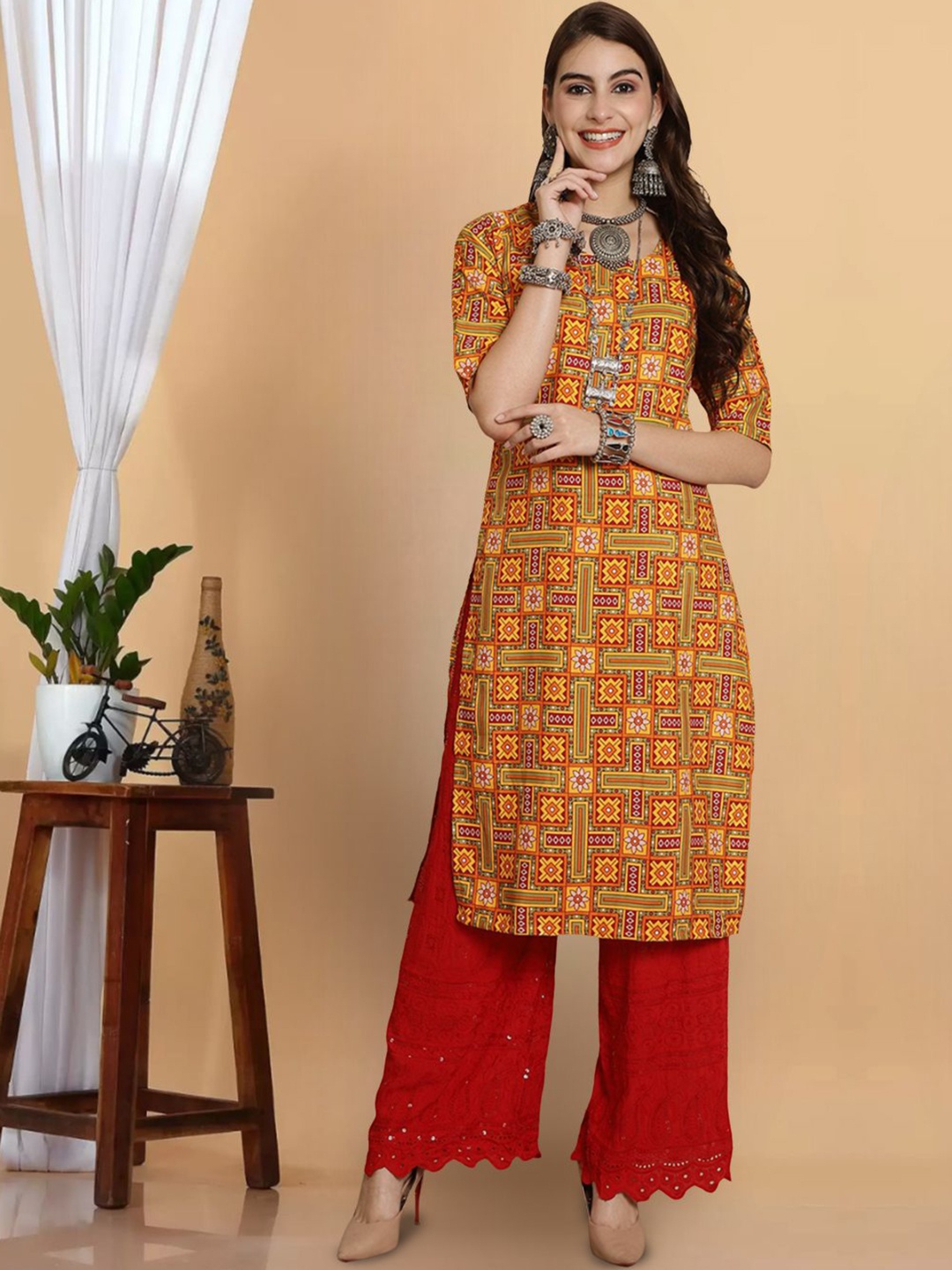 

7Threads Floral Printed Round Neck Straight Kurta, Yellow