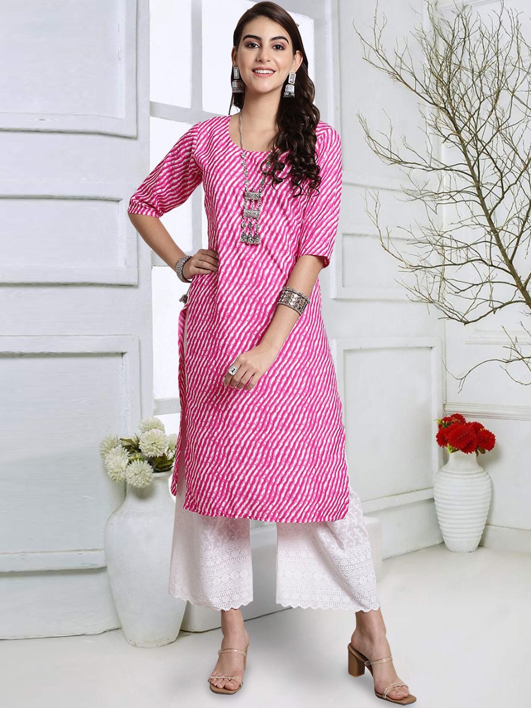 

7Threads Leheriya Printed Round Neck Straight Kurta, Pink