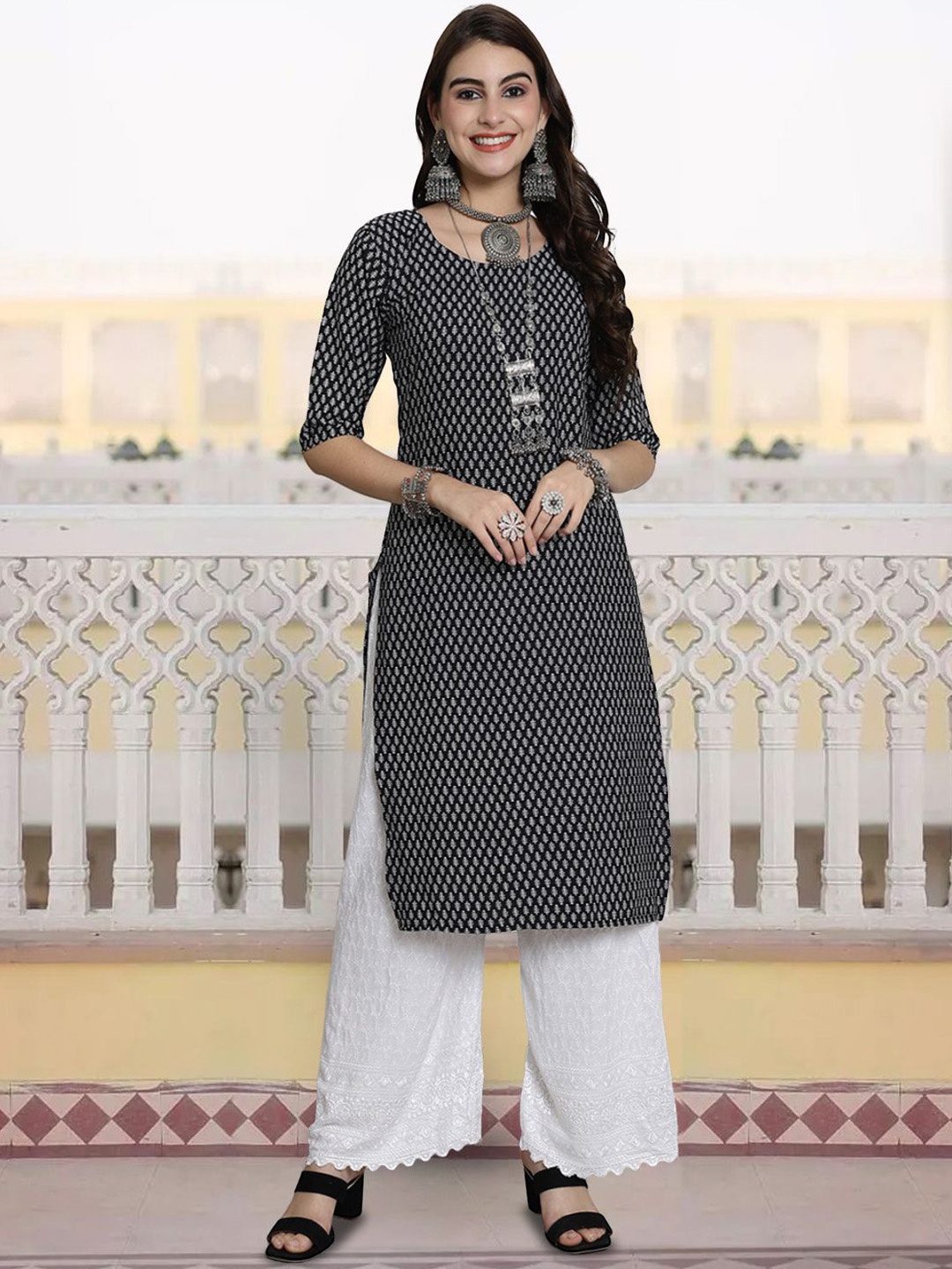 

7Threads Floral Printed Round Neck Straight Kurta, Black