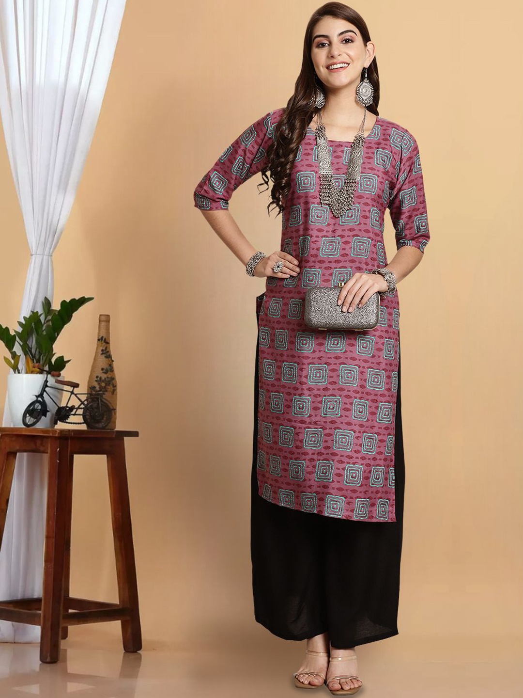 

7Threads Geometric Printed Crepe Straight Kurta, Magenta