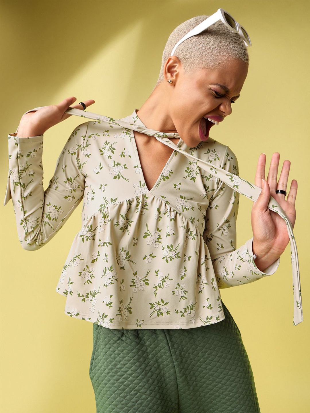 

PURVAJA Floral Print Bell Sleeve Top, Green