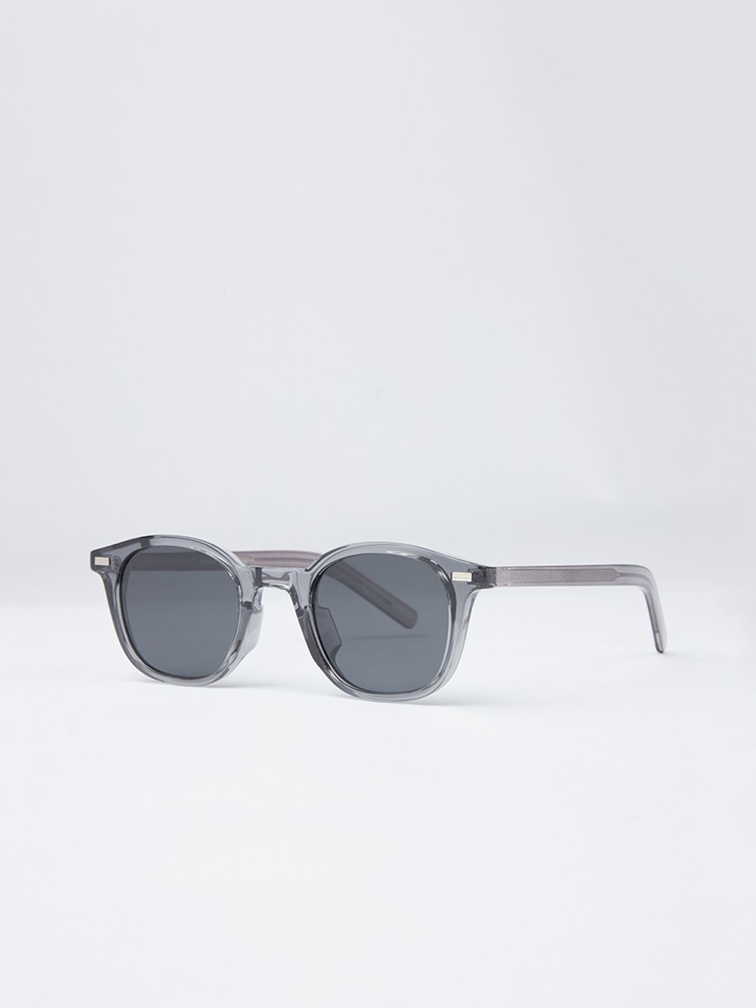 

Banana Club Unisex Oval Sunglasses BVP9500, Grey