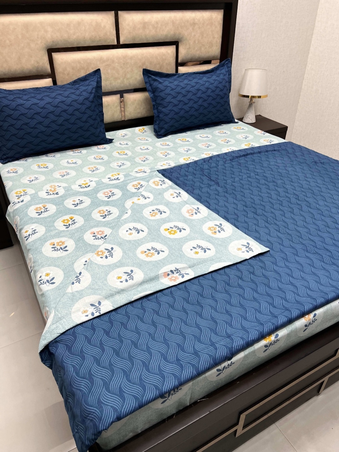 

Pure Decor Blue & White Floral Printed Cotton Double King Superfine Bedding Set